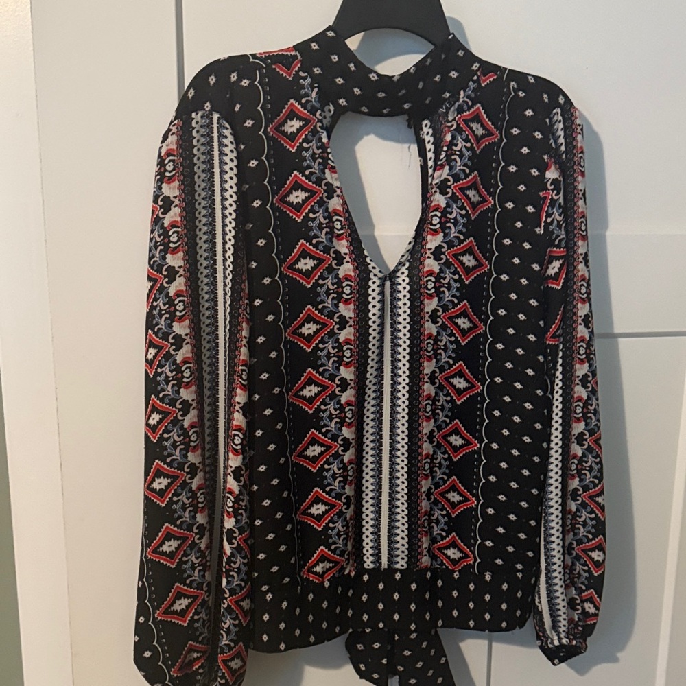 VENUS Black and Red Patterned Blouse